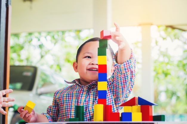 child-playing-with-blocks-butler-diaries